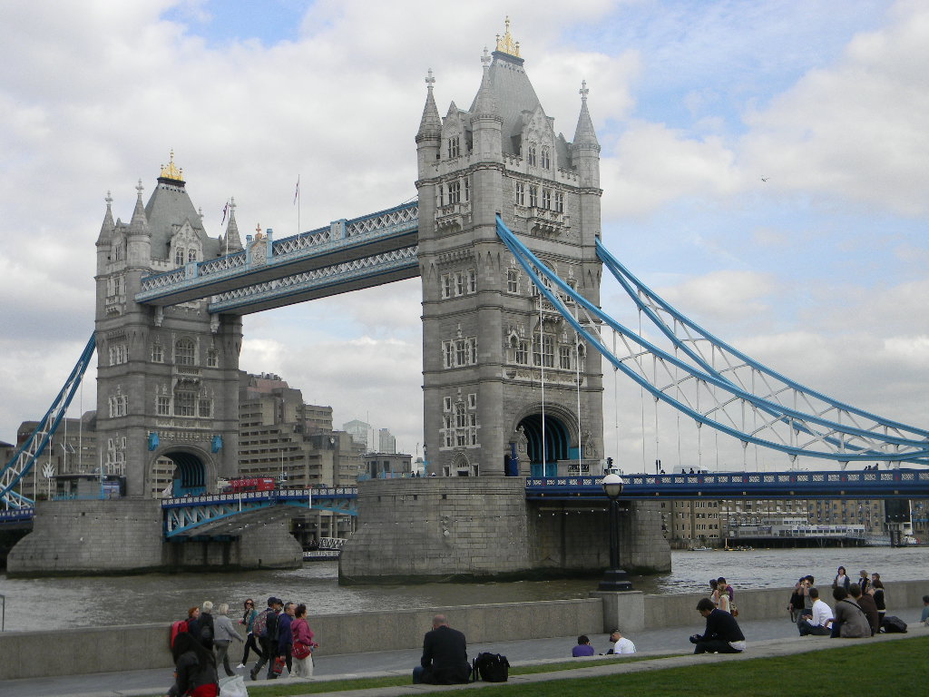 Famous London Bridges To Visit - Berkeley Square Medical ...