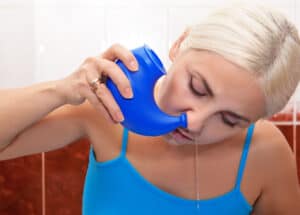 nose cleaning with saline solution